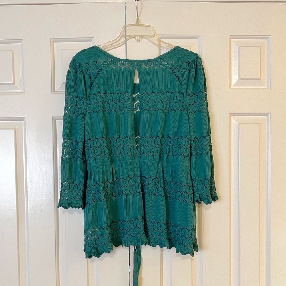 Free People Fire Island Open Knit top. Green, 3/4 sleeve, waist tie, lace. Large - Picture 5 of 15